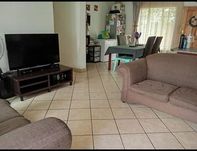 2 BEDROOM TOWNHOUSE FOR SALE IN HALFWAY GARDENS